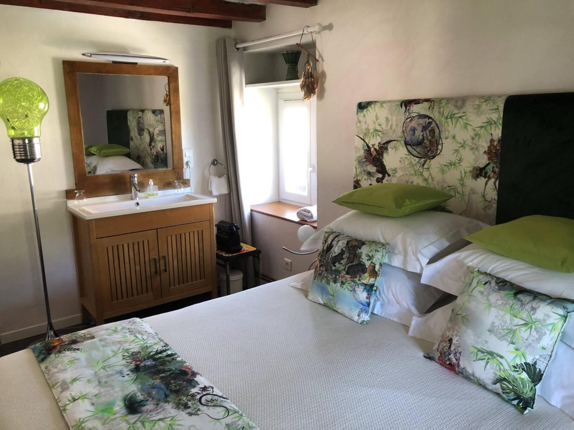 ホテル Relais Du Destin Vertrieu エクステリア 写真
